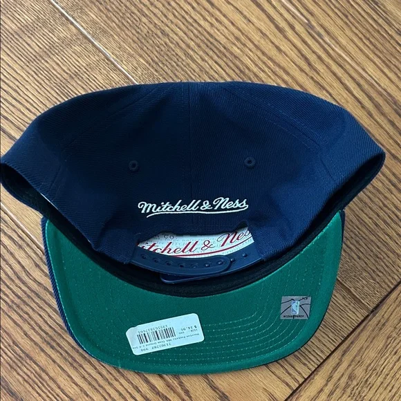 Mitchell & Ness Houston Rockets Snapback Hat - Picture 2 of 3